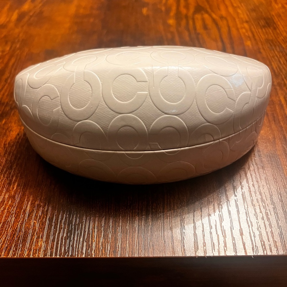 Coach signature C hard clamshell sunglasses case in cream